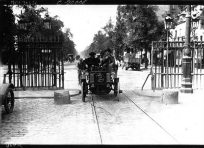 2 passant la porte de paris